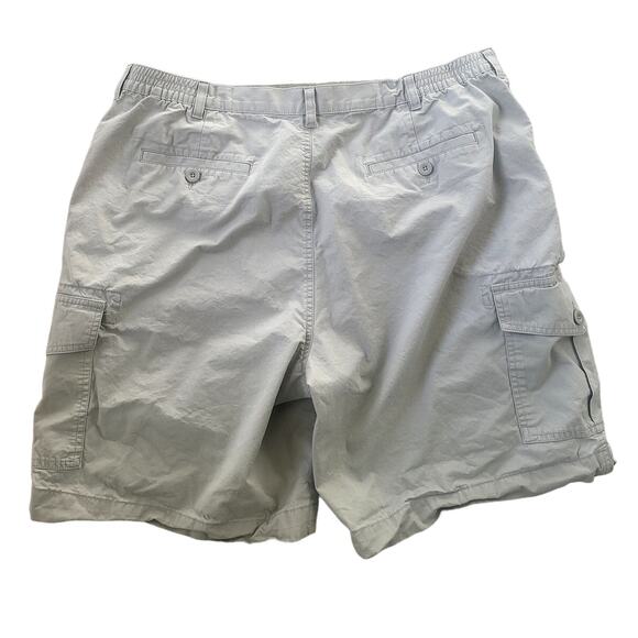 Roundtree & Yorke Light Khaki Cargo Shorts - 42x9 - Picture 2 of 3